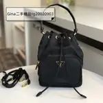 二手 PRADA 普拉達 FABRIC SHOULDER BAG 黑色 經典三角鐵牌 束口水桶包 1BH038