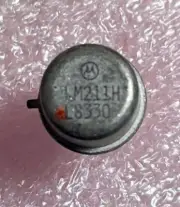 Motorola LM211H Voltage Comparator - NOS