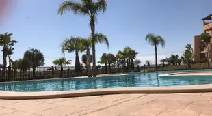 Planta Baja a estrenar con jardin y piscina en Mar Menor Golf Resort