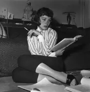 American actress Phyllis Kirk is pictured reading a book 1950s Old Photo