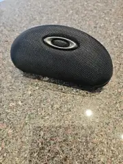 Oakley Vault Sunglasses/Eyeglasses Case ONLY Black Hard Shell Clam Zipper NWOT