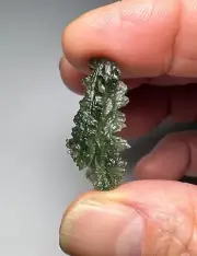 BESEDNICE Moldavite • 2.56gm or 12.80ct - Superior Moist Luster • Deep Grooves