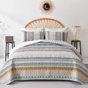 Graceful Quilted Coverlet and Pillowcases Set: Timeless Beauty and Comfort - Queen size