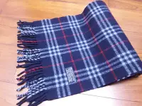 在飛比找Yahoo!奇摩拍賣優惠-英國製BURBERRY 博柏利 深藍色格子圍巾,材質 → L