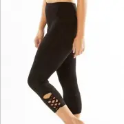 Ruby Ribbon Black Criss Cross Capri Leggings 2X