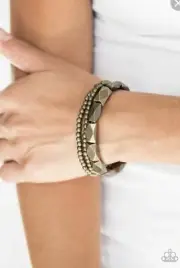 Paparazzi -Metal Movement Brass Bead Stretch Bracelet