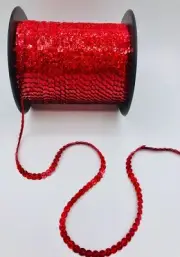 TRIMPLACE RED HOLOGRAM 1/4 INCH SLUNG SEQUIN 72 Yards