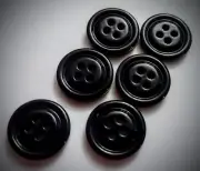 3/4" 4-Hole Black Heavy Craft/Clothing Buttons