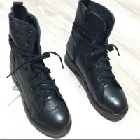在飛比找Yahoo!奇摩拍賣優惠-韓全新真皮牛皮靴機車靴工程靴中筒靴 馬丁