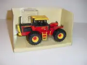1/32 Versatile 950 Toy Farmer 4WD Tractor by ERTL NIB!
