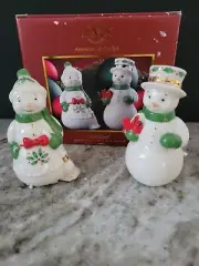 Lenox Holiday Snowcouple salt and pepper shakers snowmen christmas NIB.