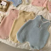 在飛比找蝦皮購物優惠-韓國童裝 兒童睡衣 兒童法蘭絨無袖背心睡衣 可愛兔子防踢被子