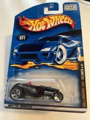 2001 Hot Wheels 071 Skull & Crossbones Series Deuce Roadster #071
