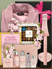 L'Occitane Cherry Blossom & Robe Luxury Set