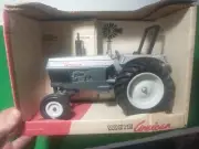 Scale Models White American 60 Silver Tractor 1/16 Scale Ertl