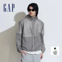 在飛比找momo購物網優惠-【GAP】男裝 Logo防曬印花連帽外套-灰色(884874