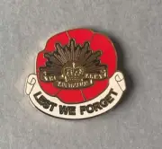 LEST WE FORGET AUSTRALIAN ARMY LAPEL BADGE GOLD PLATED ENAMEL 25MM HIGH