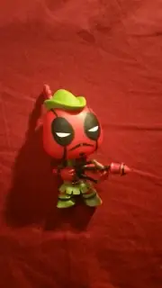 Funko Mystery Minis Deadpool ROBIN HOOD bobble-head HOT TOPIC EXCLUSIVE Vinyl