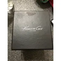 在飛比找蝦皮購物優惠-Kenneth Cole 男生手錶