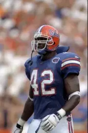 Linebacker Devon Kearse of the Florida Gators in action 1998 Old Photo
