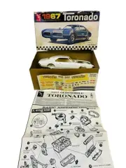 AMT 1:25 1967 Oldsmobile Toronado Hardtop Customizing Model Kit 6937-200 Vintage