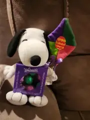 Whitman’s Snoopy 7” Plush
