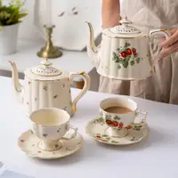 在飛比找ETMall東森購物網優惠-法式復古奶油色野草莓陶瓷描金歐式宮廷咖啡杯碟英式下午茶杯茶壺