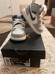 Air Jordan 1 Mid Light Smoke Grey (2022) (TD) 640735-078 AUTHENTIC NEW