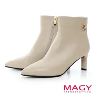 在飛比找momo購物網優惠-【MAGY】柔軟羊皮尖頭高跟短靴(米色)