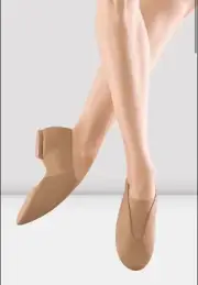 NIB Bloch Super Slip On Jazz Dance Shoes Tan Women’s, Size 11