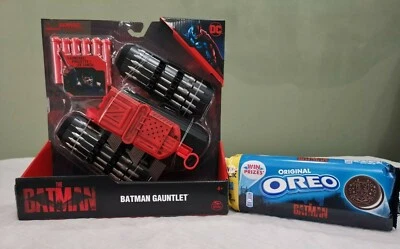 NEW The Batman Movie/Film 2022 Gauntlet Toy & Oreo (UK Version)