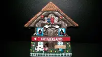在飛比找Yahoo!奇摩拍賣優惠-【冰箱貼旅行趣】瑞士帶回紀念品咕咕鐘造型乳牛木屋冰箱貼磁鐵 