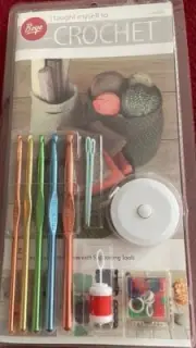 Boye Learn to Crochet Arts and Crafts Kit with 15 Projects and Supplies NEW