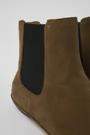 Right Brown nubuck ankle boots