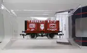 Bachmann 37-125K 8 Plank Wagon T BURNETT & Co. 1807 red BNIB OO(n)