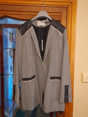 A Ladies River Island Blazer In Grey And Black Size 18. New In Heavy Material.