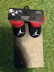 Nike Baby 1 Pk Black Red Knit Cuffed Jordan Jumpman Sock Booties 0-6 MO