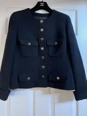 CHANEL BOUTIQUE 95A NEW TAGS TWEED LITTLE BLACK JACKET 24K GOLD CC FR44-42