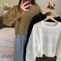 在飛比找momo購物網優惠-【SAS】韓版微透膚針織長袖短版上衣(3色可選 針織上衣 短
