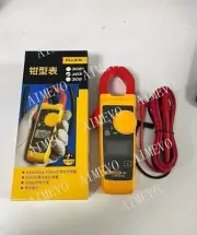 Fluke 303 digital clamp meter NEW