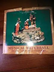 Cracker Barrel Musical Christmas WaterBall - Plays Away In A Manger - NEW