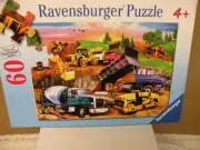 RAVENSBURGER 60 PIECE PUZZLE '' CONSTRUCTION CROWD '' GUARANTEED COMPLETE