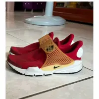 在飛比找蝦皮購物優惠-Nike sock dart  紅色23.5