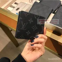 在飛比找蝦皮購物優惠-LOUIS VUITTON LV 黑灰色字紋交叉短夾 皮夾 