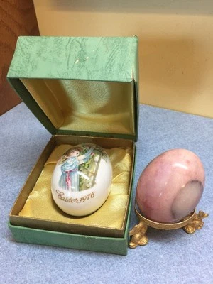 ROYAL BAYREUTH Ceramic EASTER EGG In Orig. Box 1976 & Marble Egg w/ Stand