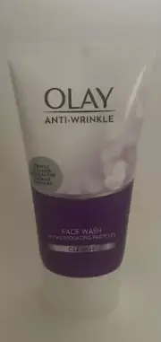 OLAY ANTI-WRINKLE FACE WASH with Exfoliating Particles 150ml