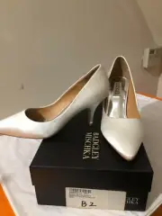 Badgley Mischka women's Shoes, 7.5 M US, Monika II Pump, Leather Sole, White