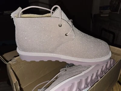 New Bearpaw Skye Exotic size 13 pink caviar boots