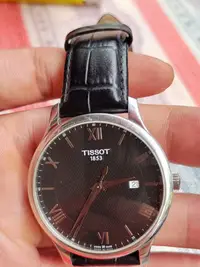 在飛比找Yahoo!奇摩拍賣優惠-天梭（TISSOT）瑞士手錶 俊雅系列腕錶 皮帶石英男錶T0