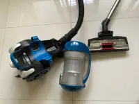 在飛比找Yahoo!奇摩拍賣優惠-BLACK+DECKER 百工 1000W 氣旋式吸塵器 （